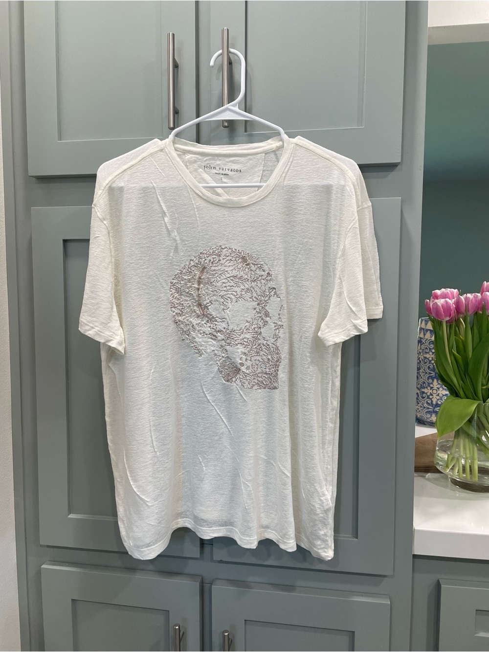 John Varvatos White Short Sleeve Graphic Tee with Beige Skull Motif